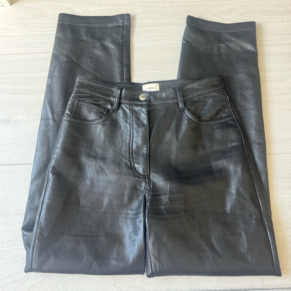 Aritzia Wilfred Black Straight Leg Jeans